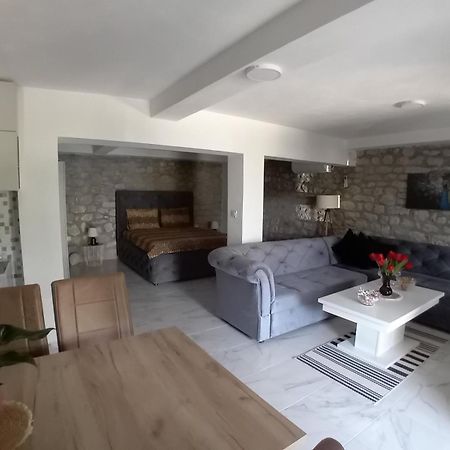 Apartmani Dumezic Bar Room photo