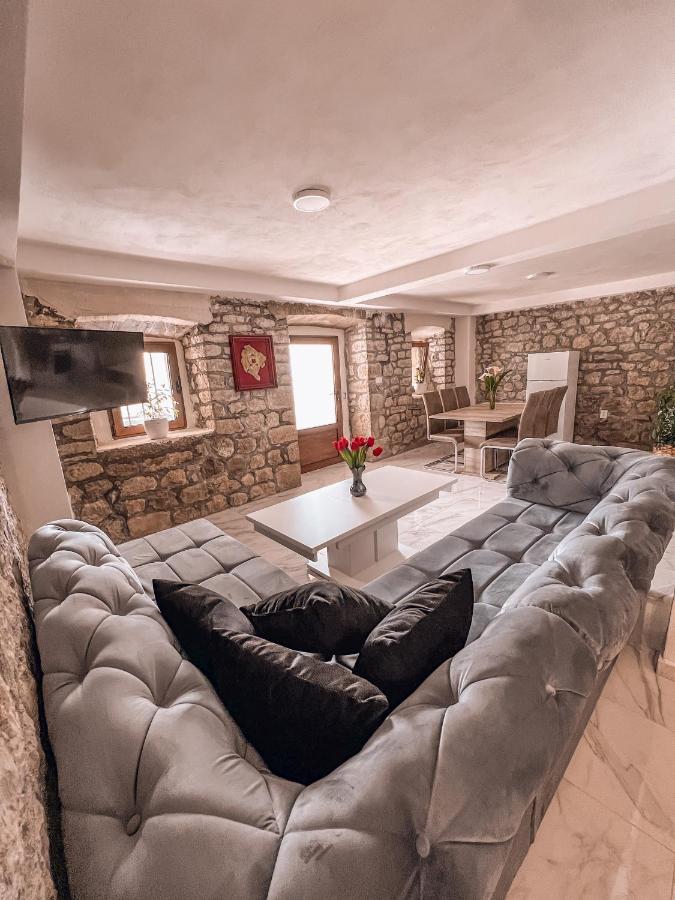 Apartmani Dumezic Bar Exterior photo